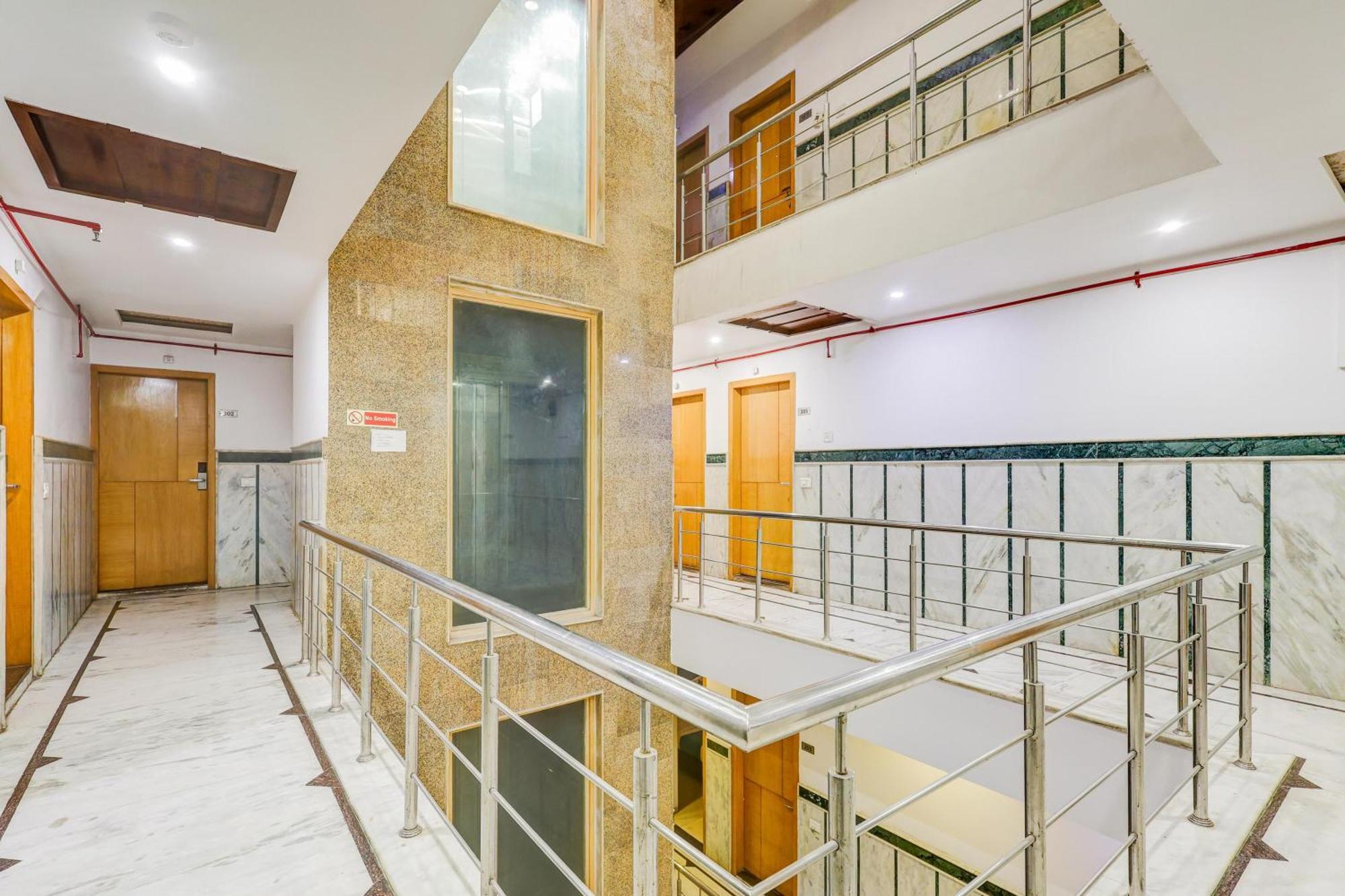 Super Townhouse Arakashan Road Paharganj Formerly Mohan International นิวเดลี ภายนอก รูปภาพ