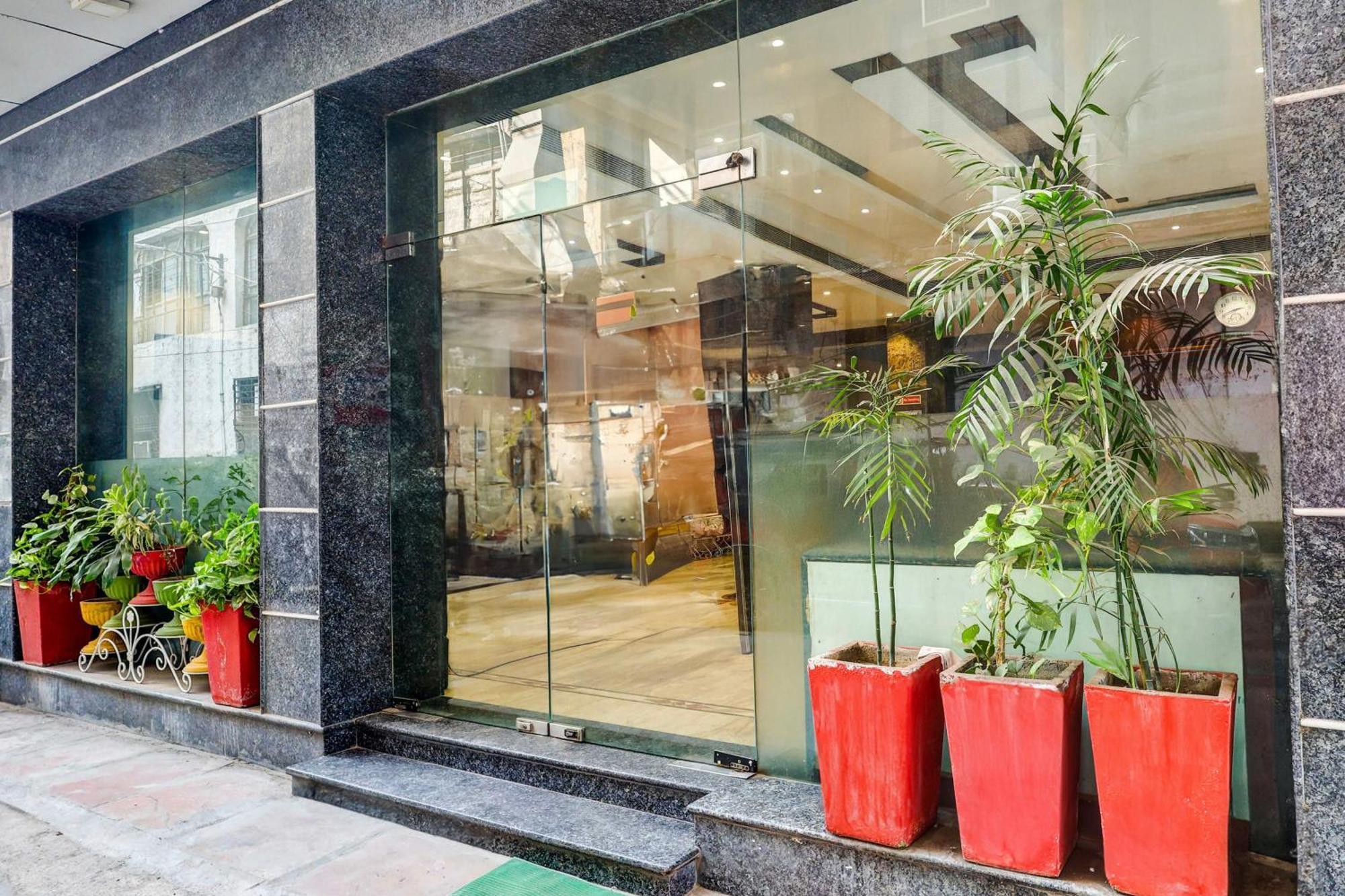 Super Townhouse Arakashan Road Paharganj Formerly Mohan International นิวเดลี ภายนอก รูปภาพ