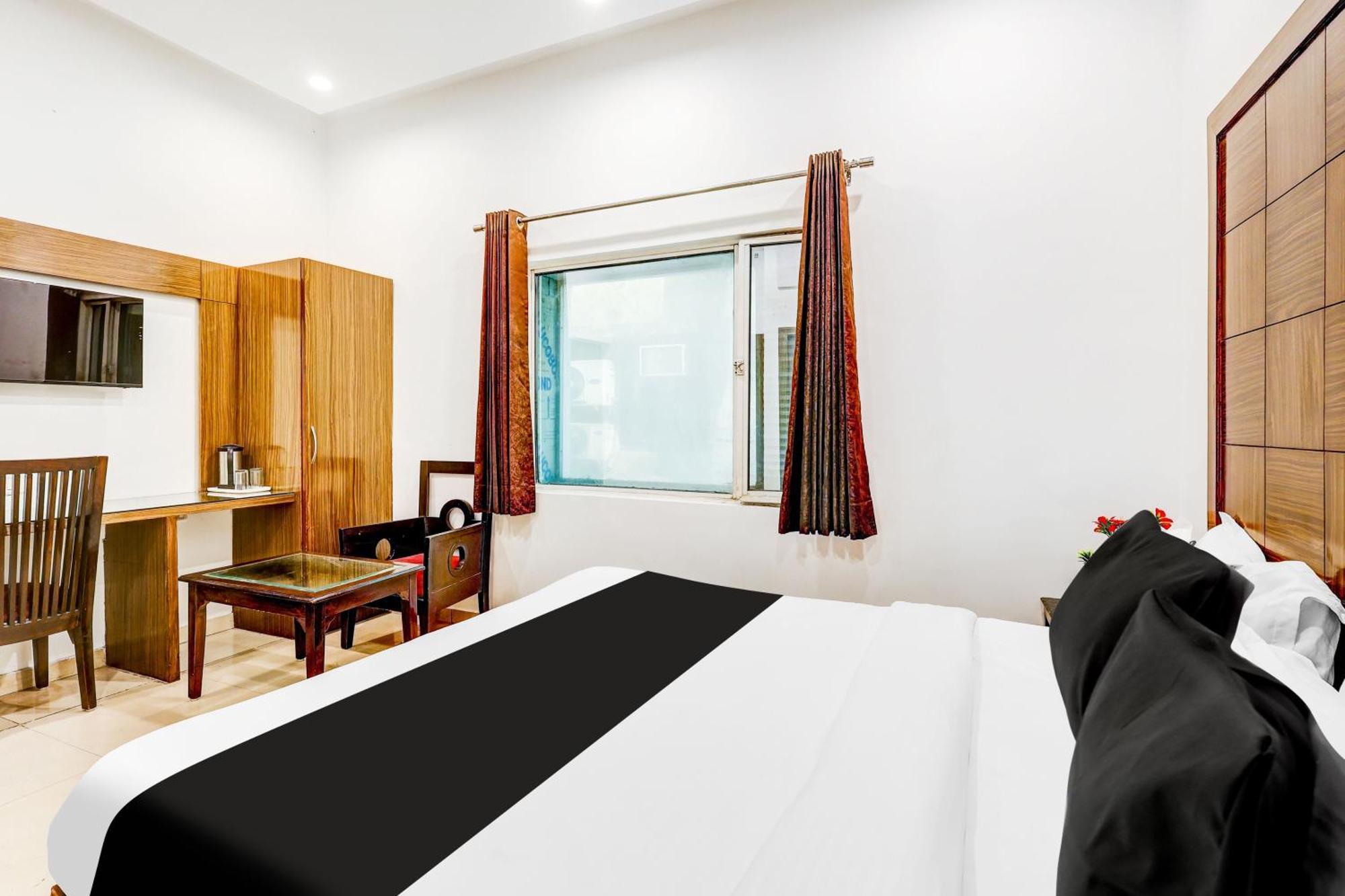 Super Townhouse Arakashan Road Paharganj Formerly Mohan International นิวเดลี ภายนอก รูปภาพ