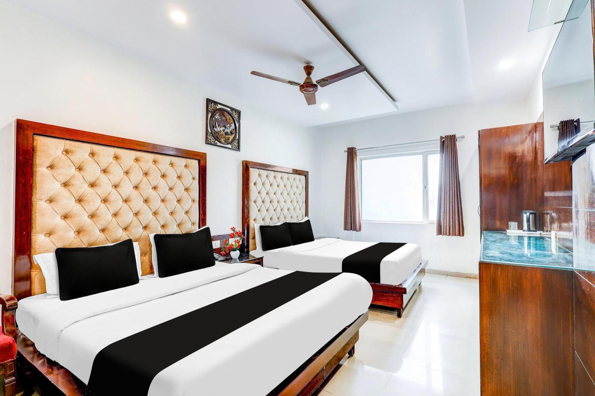 Super Townhouse Arakashan Road Paharganj Formerly Mohan International นิวเดลี ภายนอก รูปภาพ